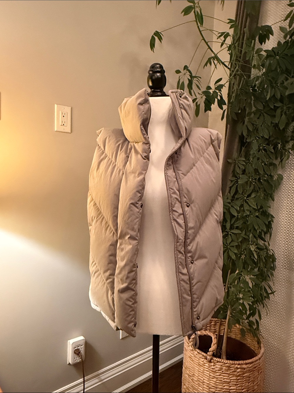 Aritzia Neutral Taupe Quilted Puffer Vest